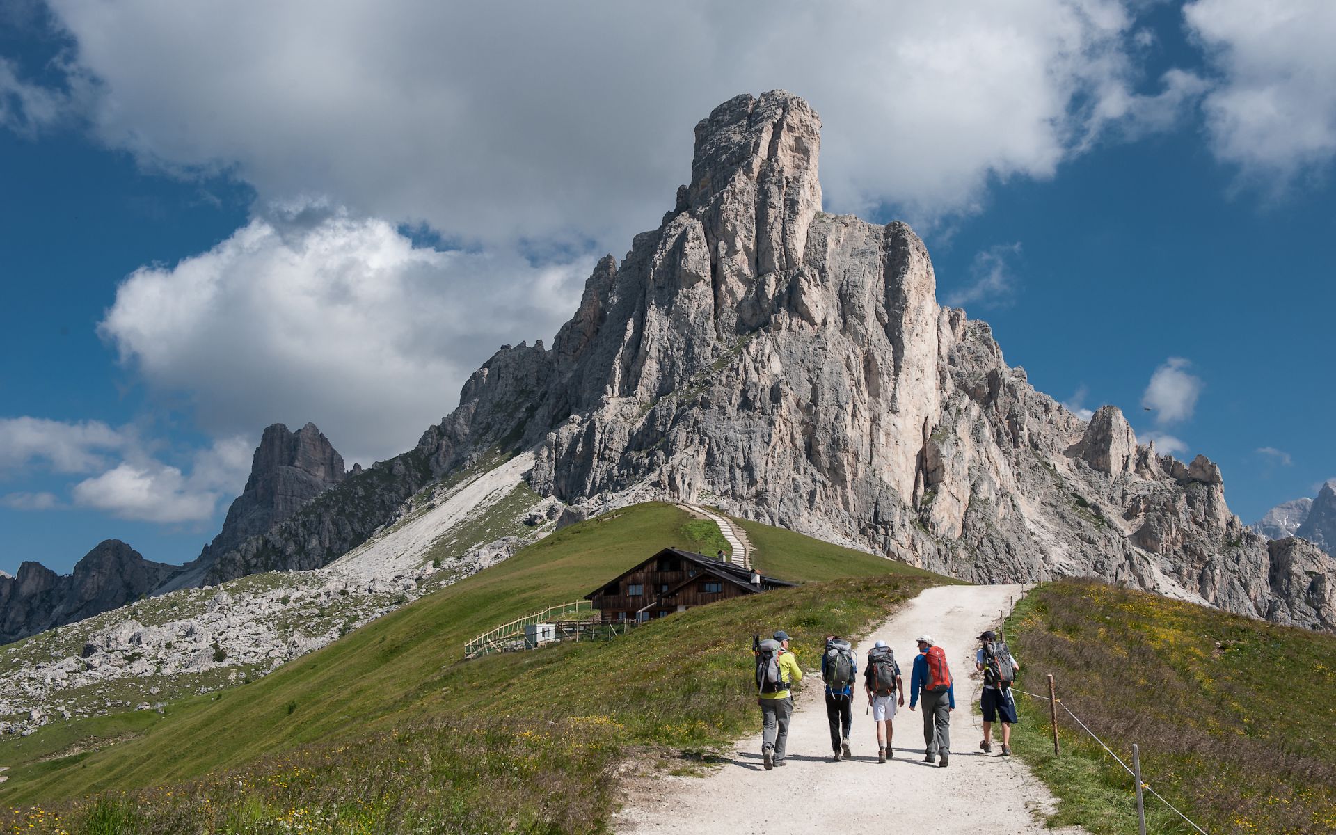 2 day hike dolomites